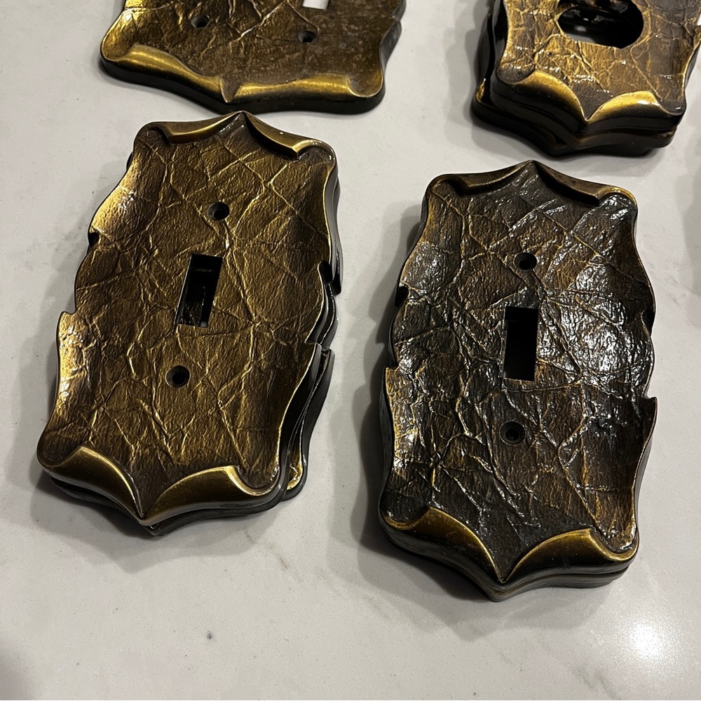Vintage Gold and Black Wall Plate Set - Picture 3 of 5